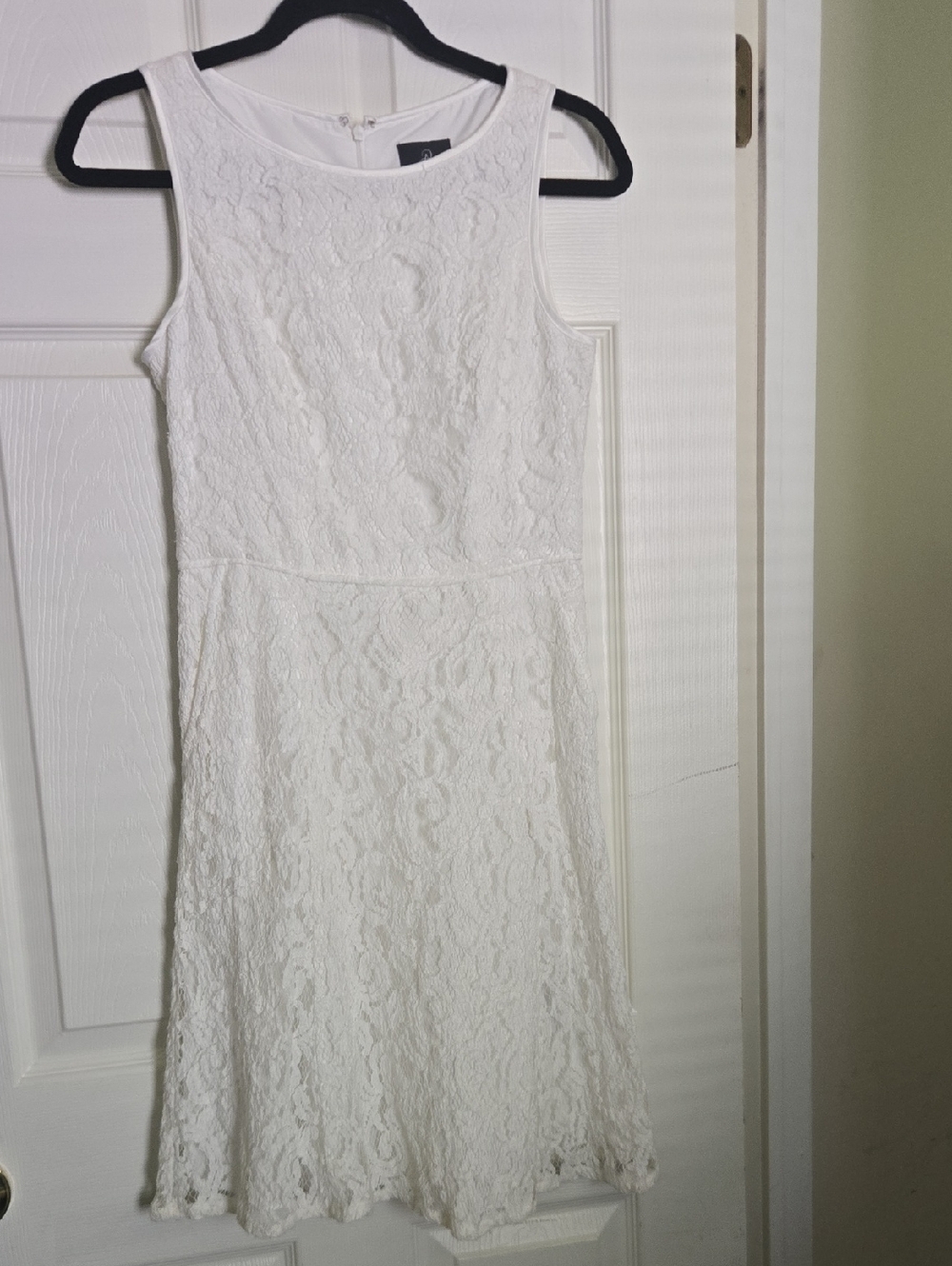 Adrianna Papell Sleeveless White Lace Dress  Womens US  6